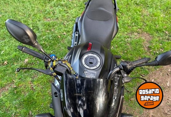 Motos - Hero Hunk 2025 Nafta 7700Km - En Venta