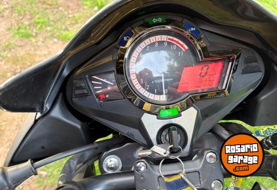 Motos - Hero Hunk 2025 Nafta 7700Km - En Venta