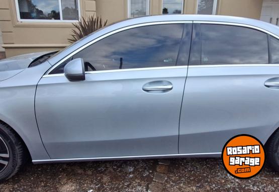 Autos - Mercedes Benz A 200 sedan 2024 Nafta 45000Km - En Venta