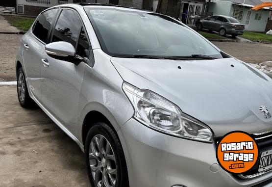 Autos - Peugeot 208 Allure 2014 Nafta 132000Km - En Venta