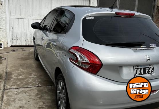 Autos - Peugeot 208 Allure 2014 Nafta 132000Km - En Venta