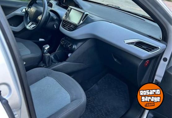 Autos - Peugeot 208 Allure 2014 Nafta 132000Km - En Venta