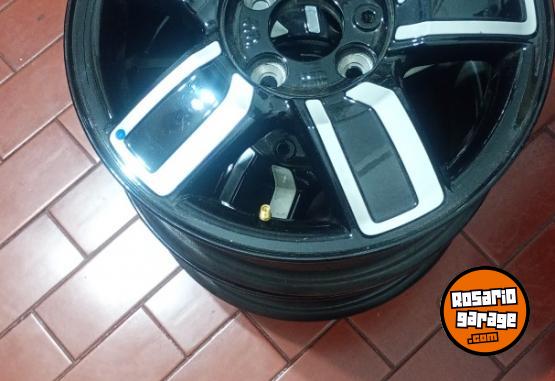 Accesorios para Autos - Vendo llantas rodado 14. Clio mio - En Venta