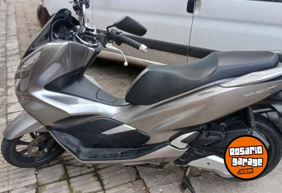 Motos - Honda Pcx 150 2020 Nafta 15600Km - En Venta