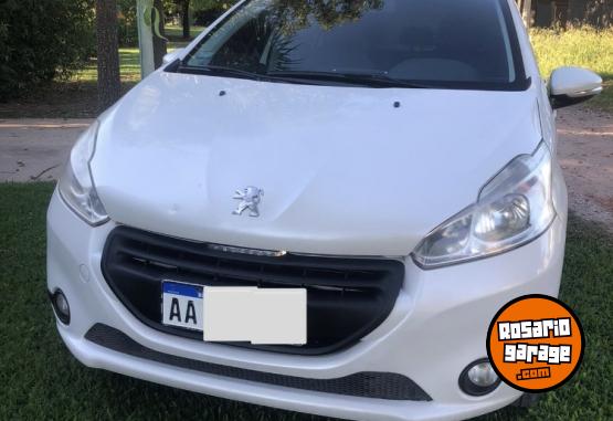 Autos - Peugeot 208 allure touchscreen 2016 Nafta 126800Km - En Venta