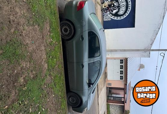 Autos - Volkswagen Voyage 2010 Nafta 290000Km - En Venta