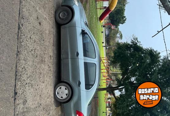 Autos - Volkswagen Voyage 2010 Nafta 290000Km - En Venta