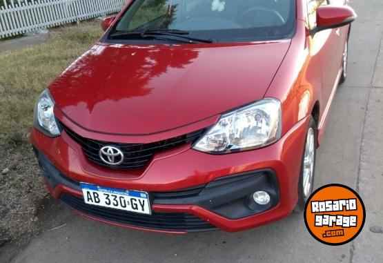 Autos - Toyota ETIOS XLS SEDAN 2017 Nafta 88000Km - En Venta