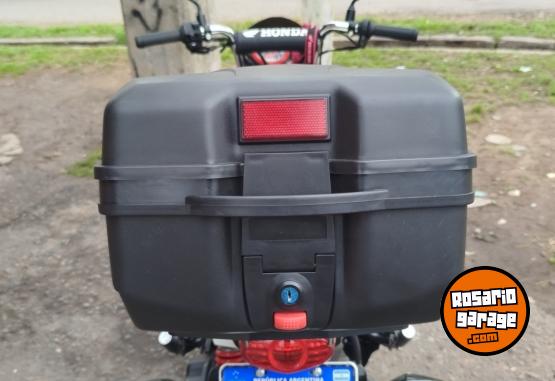 Accesorios para Motos - Único Baúl porta equipaje porta casco Honda Navi - En Venta