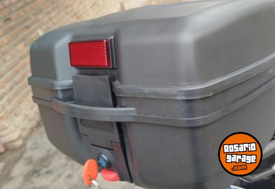 Accesorios para Motos - Único Baúl porta equipaje porta casco Honda Navi - En Venta