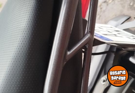 Accesorios para Motos - Único Baúl porta equipaje porta casco Honda Navi - En Venta