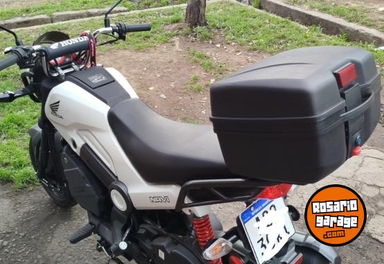 Accesorios para Motos - Único Baúl porta equipaje porta casco Honda Navi - En Venta