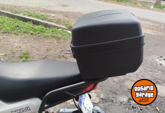 Accesorios para Motos - Único Baúl porta equipaje porta casco Honda Navi - En Venta