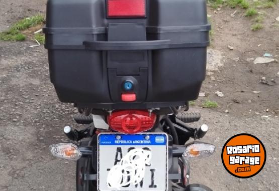Accesorios para Motos - Único Baúl porta equipaje porta casco Honda Navi - En Venta