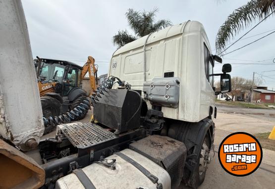 Camiones y Gr�as - Scania P340 2011 6X2 - En Venta
