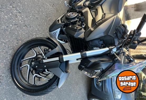 Motos - Bajaj Dominar 400 2024 Nafta 9100Km - En Venta