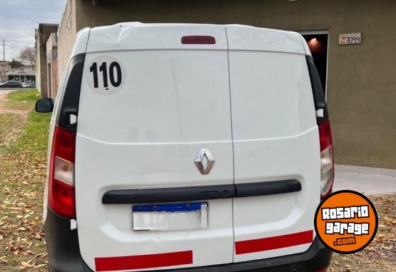 Utilitarios - Renault Kangoo 2021 Nafta 83400Km - En Venta