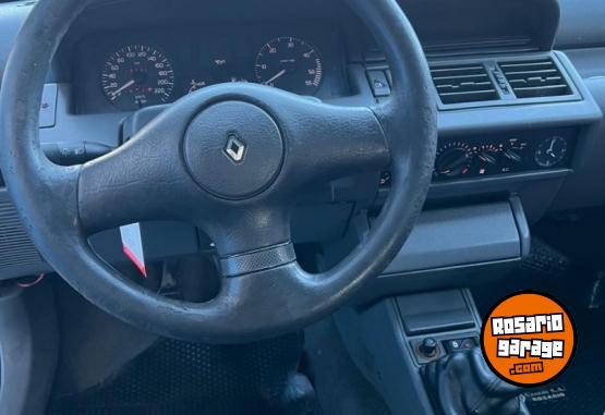 Autos - Renault Clio 1999 Diesel 11111Km - En Venta