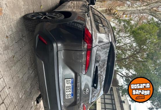 Autos - Toyota Cross Seg 2023 Nafta 64000Km - En Venta