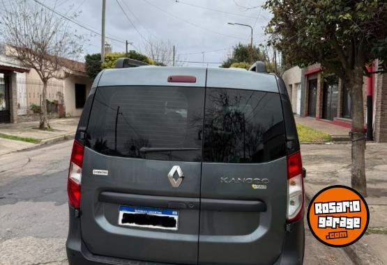 Utilitarios - Renault Kangoo stepway 2023 GNC 100000Km - En Venta