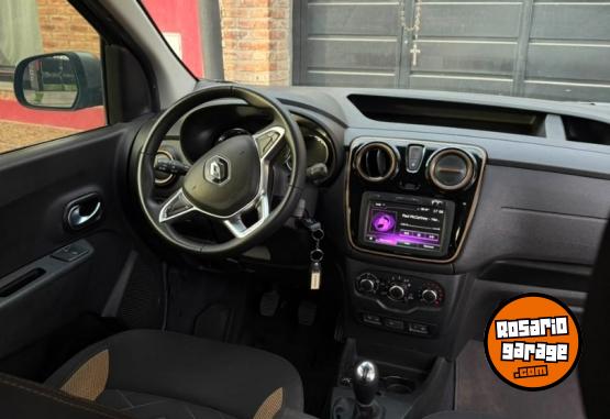 Utilitarios - Renault Kangoo stepway 2023 GNC 100000Km - En Venta