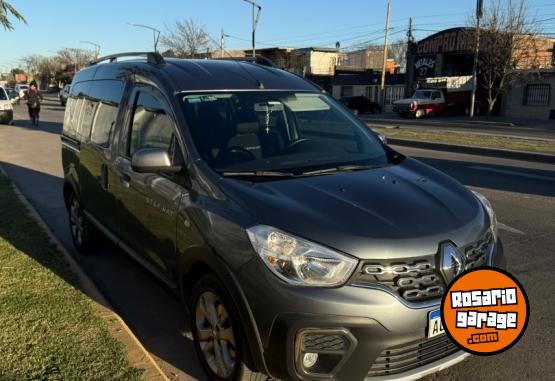 Utilitarios - Renault Kangoo stepway 2023 GNC 108000Km - En Venta
