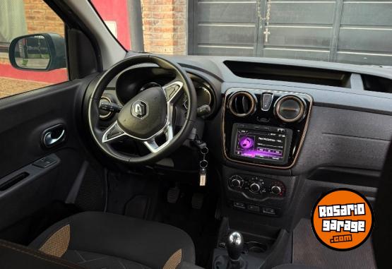 Utilitarios - Renault Kangoo stepway 2023 GNC 108000Km - En Venta