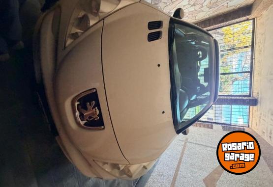 Autos - Peugeot 207 hdi con techo 2012 Diesel 130000Km - En Venta