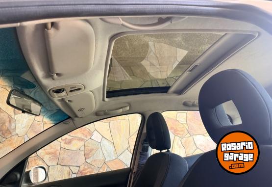 Autos - Peugeot 207 hdi con techo 2012 Diesel 130000Km - En Venta