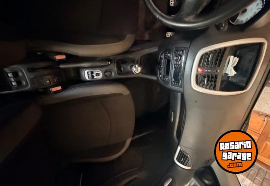 Autos - Peugeot 207 hdi con techo 2012 Diesel 130000Km - En Venta