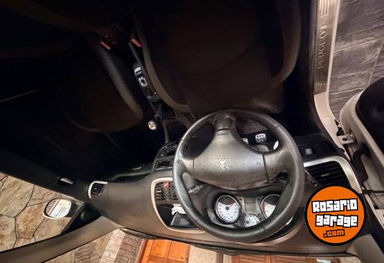 Autos - Peugeot 207 hdi con techo 2012 Diesel 130000Km - En Venta