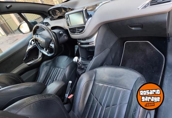 Autos - Peugeot 208 2014 Nafta 128000Km - En Venta