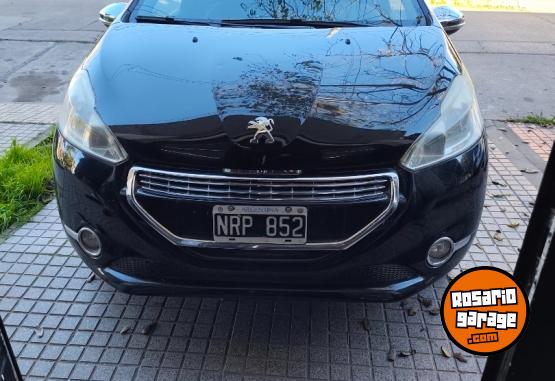 Autos - Peugeot 208 2014 Nafta 128000Km - En Venta