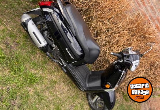 Motos - Kymco Like 2022 Nafta 11800Km - En Venta