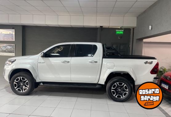 Camionetas - Toyota Hilux 2024 Diesel 58000Km - En Venta