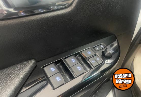 Camionetas - Toyota Hilux 2024 Diesel 58000Km - En Venta