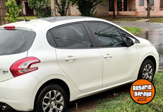 Autos - Peugeot 208 , allure touchscreen 2015 GNC 142000Km - En Venta