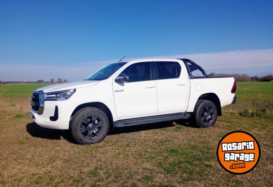 Camionetas - Toyota Hilux  SRV 2023 Diesel 29850Km - En Venta