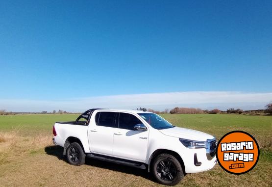 Camionetas - Toyota Hilux  SRV 2023 Diesel 29850Km - En Venta