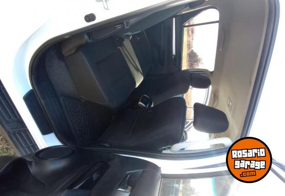 Camionetas - Toyota Hilux  SRV 2023 Diesel 29850Km - En Venta