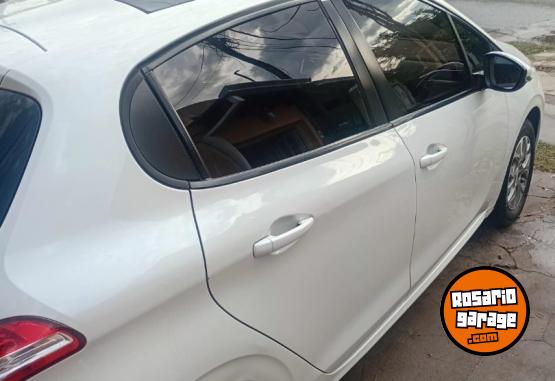 Autos - Peugeot 208 Allure 1.6 2014 Nafta 145000Km - En Venta