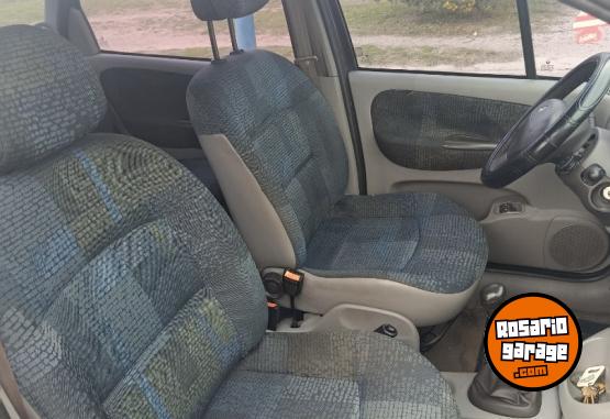 Autos - Renault Scenic 2004 Nafta 213500Km - En Venta