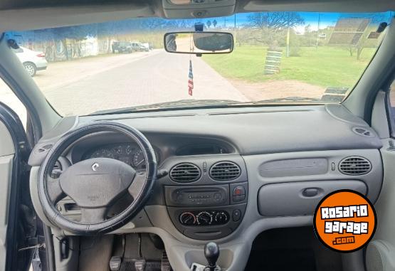 Autos - Renault Scenic 2004 Nafta 213500Km - En Venta