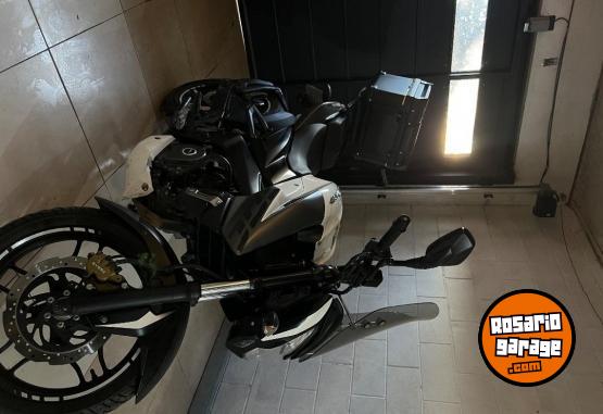 Motos - Bajaj Rouser NS 200 2021 Nafta 9600Km - En Venta