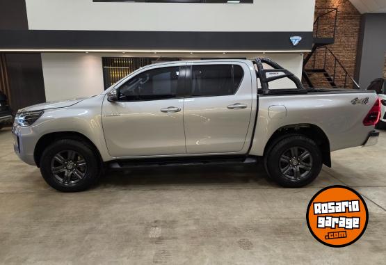 Camionetas - Toyota HILUX SRV 2.8L 4X4 AT 2021 Diesel 110000Km - En Venta