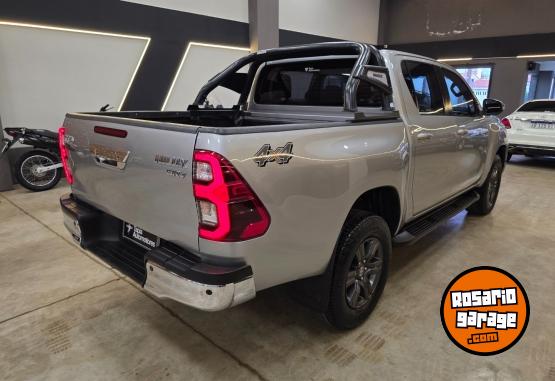 Camionetas - Toyota HILUX SRV 2.8L 4X4 AT 2021 Diesel 110000Km - En Venta