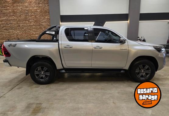 Camionetas - Toyota HILUX SRV 2.8L 4X4 AT 2021 Diesel 110000Km - En Venta