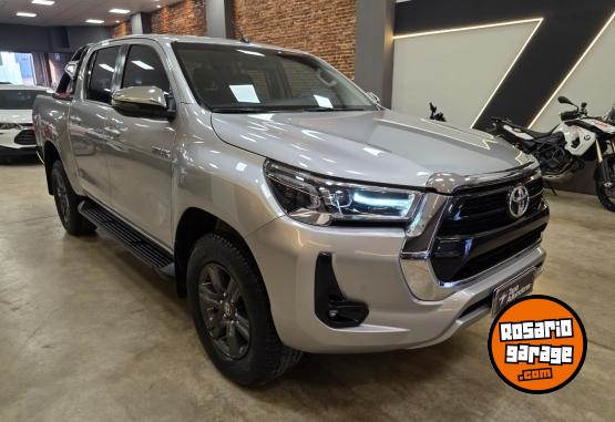 Camionetas - Toyota HILUX SRV 2.8L 4X4 AT 2021 Diesel 110000Km - En Venta