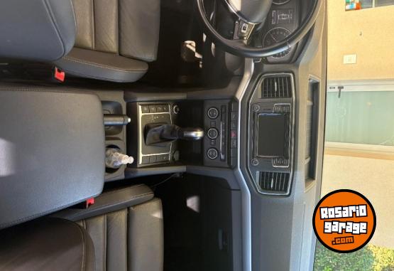 Camionetas - Volkswagen Amarok Highline Pack 4x2 2022 Diesel 170000Km - En Venta