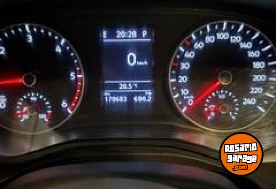 Camionetas - Volkswagen Amarok Highline Pack 4x2 2022 Diesel 170000Km - En Venta
